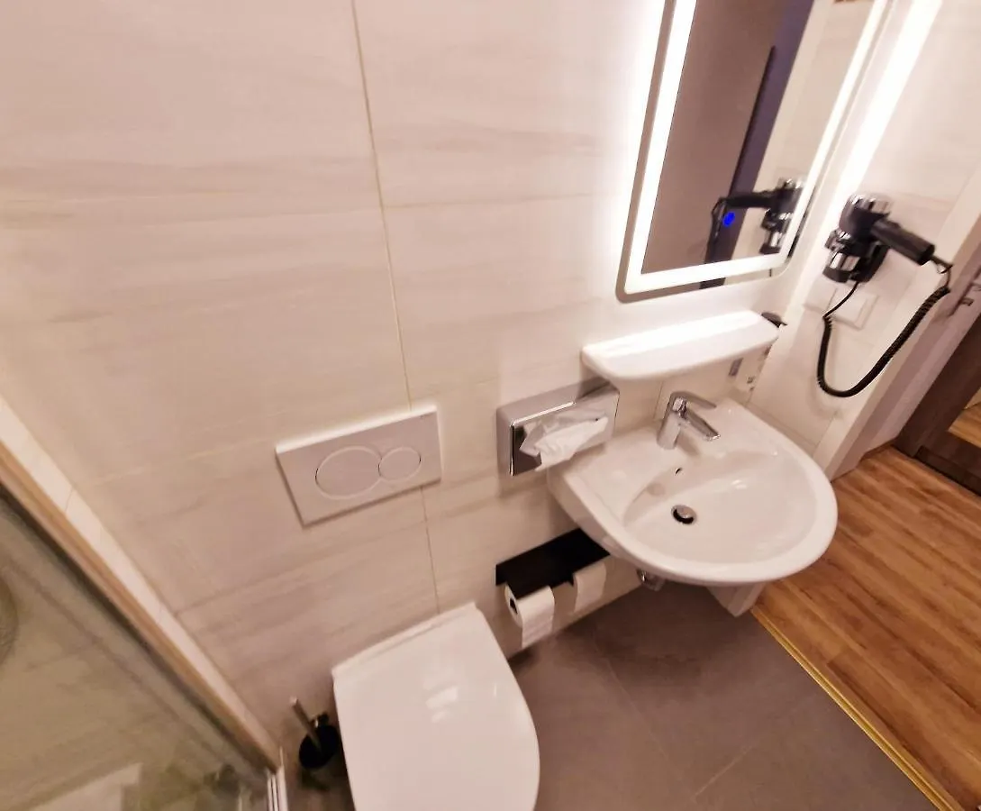 פרנקפורט Sophien Hotel 3*,